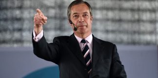 Ironia sortii: Europarlamentarul britanic care sustine ca aproape toti romanii din Londra sunt infractori isi finanteaza ilegal partidul? Nigel Farage