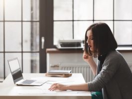 Ai auzit de conceptul de avocat online? Descopera ce aduce nou acest mod de interactiune cu clientii