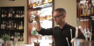 O vitrina de bauturi joaca un rol esential in HoReCa. Aflati de ce!