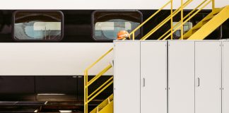 Utilizarile nebanuite ale unui dulap metalic: ce poti adaposti in el?