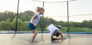 Sunt trambulinele periculoase pentru copii?