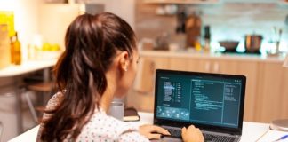 Mentoratul WellCode ”programeaza” tanara generatie: ”Mi-a deschis ochii asupra realitatii!”