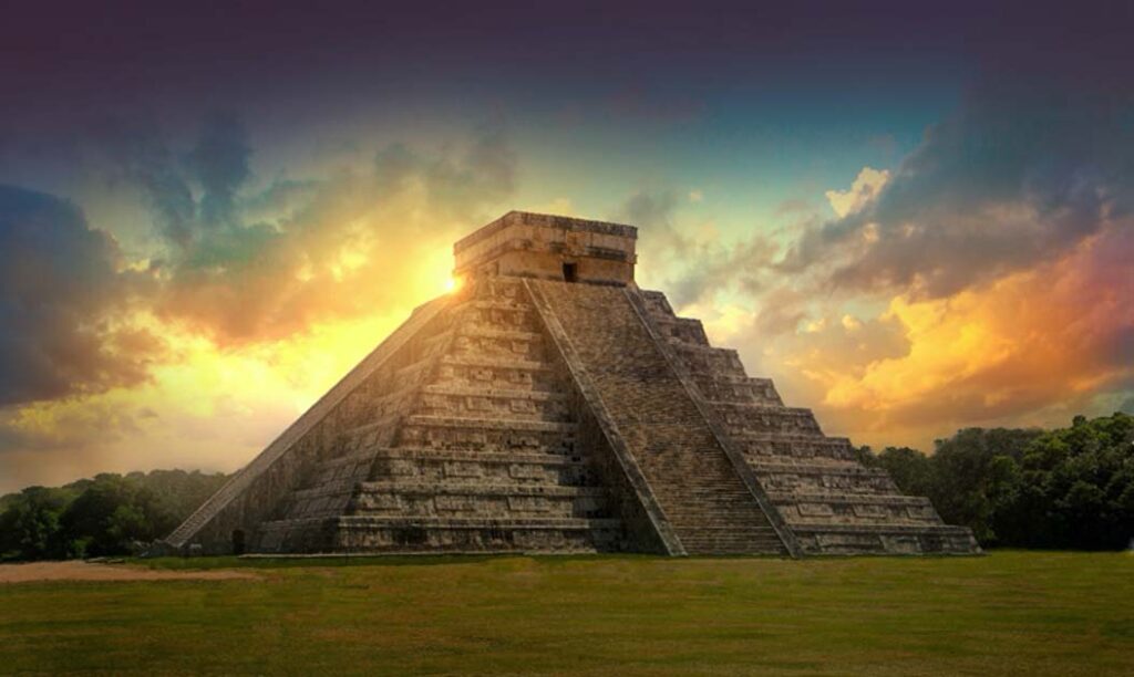 anotimpurile anului și piramida în trepte, Chichen Itza.