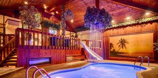 12 hoteluri romantice din Chicago cu cada cu hidromasaj sau jacuzzi in camera!