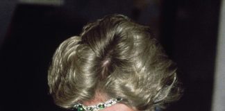 Printesa Diana ar fi suparat-o pe regina purtand gresit o mostenire regala in public