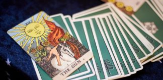 Cele mai bune carti de tarot pentru sfaturi despre bani