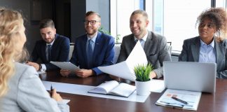 Faceti cunostinta cu cea mai profitabila firma de avocatura din America