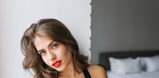 Cum au devenit site-urile de întâlniri cu femei singure din nou populare