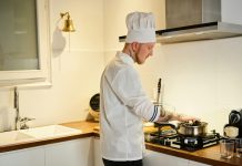 Cum adaptezi tipul de hotă din inox profesională în funcție de bucătărie? Iată la ce trebuie să te raportezi